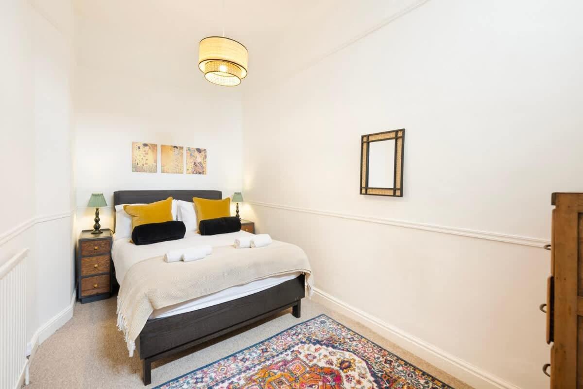 Spacious And Quiet Ground Floor Flat Бристол Екстериор снимка